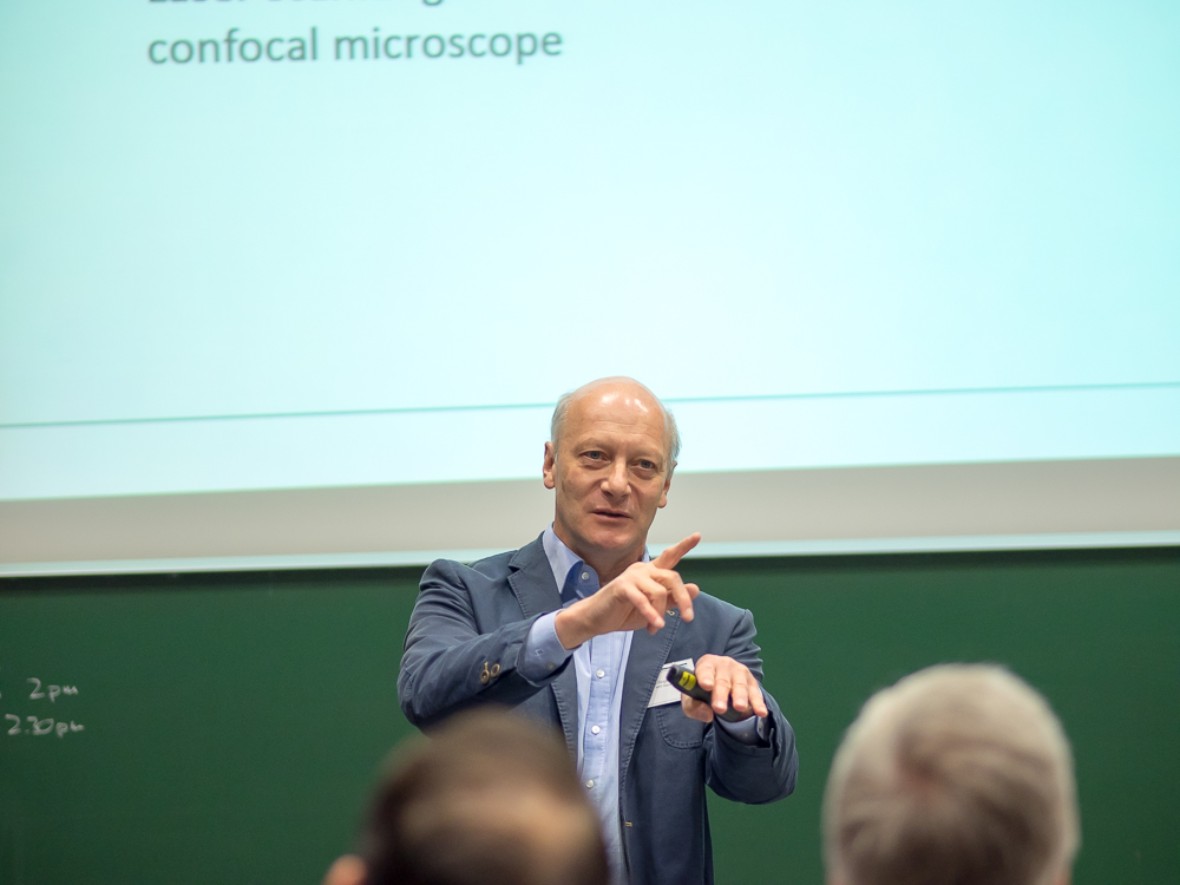 Hans-Jürgen Butt gave a talk entitled: "How drops advance and recede on superhydrophobic arrays of micropillars". Professor Butt coordinates the CRC research area "New and Improved Applications" (C).